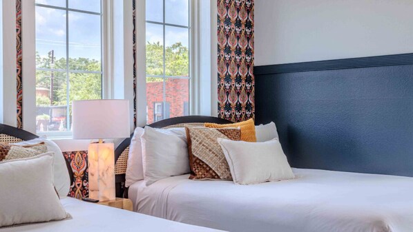 5 bedrooms, desk, iron/ironing board, travel cot