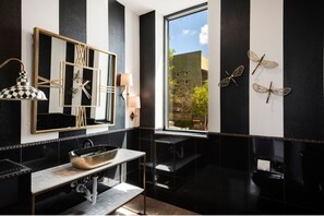 Interior - Inn Cahoots on 6th: 5BR/13BedsPool, Rooftop, Garden Bars, Walk to Everything! (Austin)