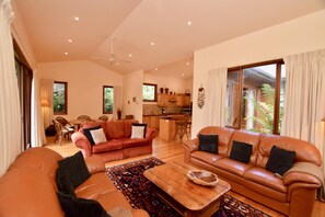 TV, peis og stereoanlegg