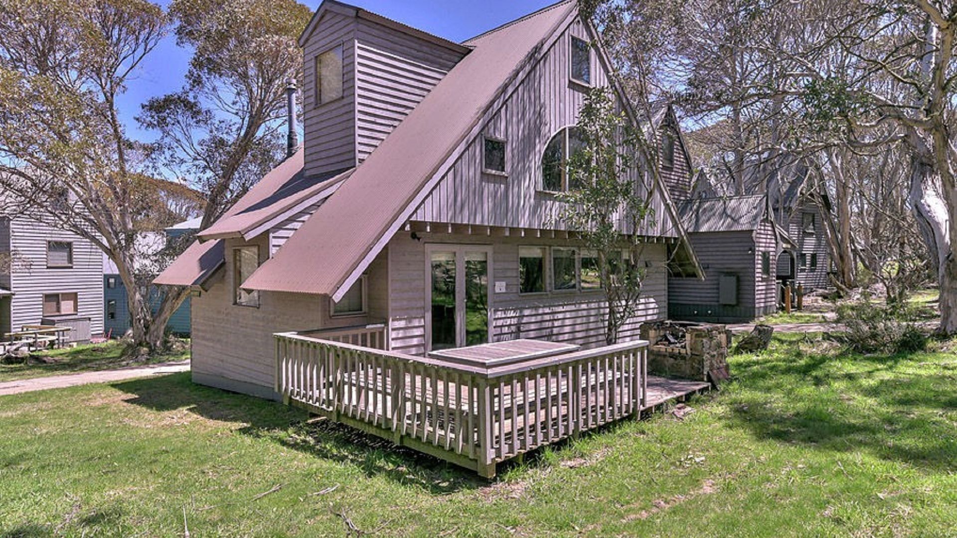 Brumbys-High Country Chalet — image 14