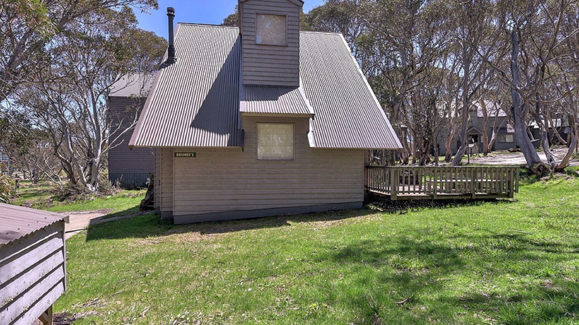 Brumbys-High Country Chalet — image 15