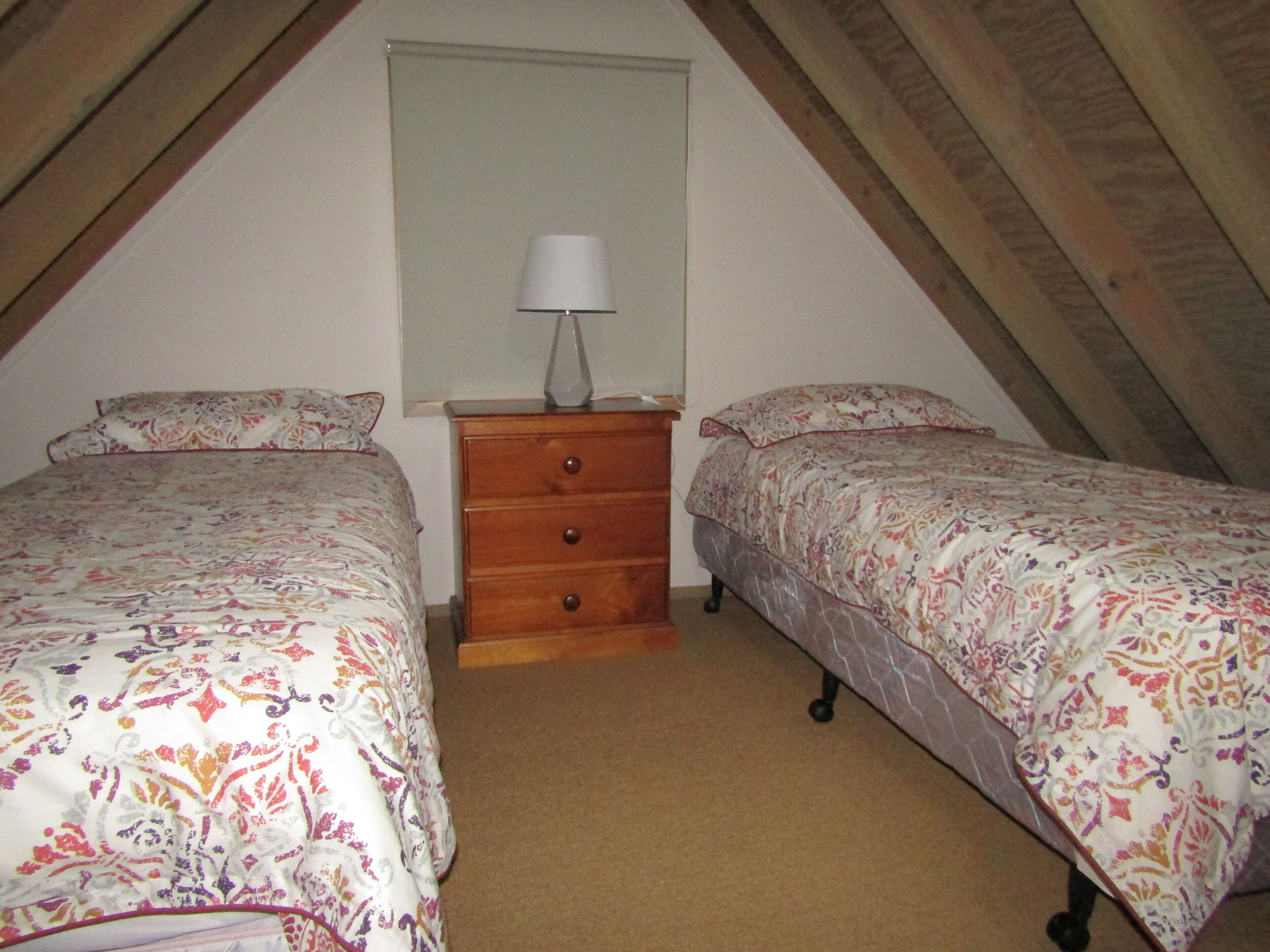 Brumbys-High Country Chalet — image 10