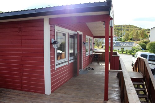 Two bedroom cabin Sea and Mountain view