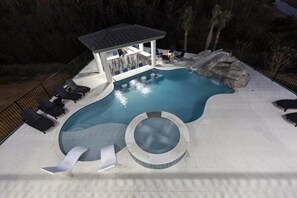 Piscine extérieure, piscine chauffée