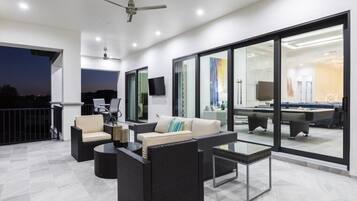 Smart TV, fireplace, video games, DVD player