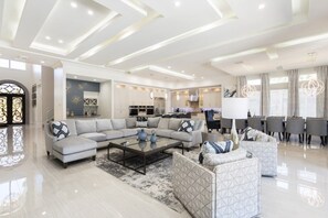 Téléviseur connecté, foyer, jeux vidéo, lecteur de DVD