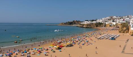 Beach nearby, sun-loungers, beach towels