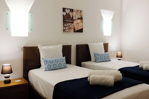 2 bedrooms, iron/ironing board, free WiFi, bed sheets - Lotus Villa, Praia da Ora - Albufeira (Albufeira)