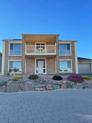 Exterior - 'The Shack' Copper Cove Marina (Wallaroo)