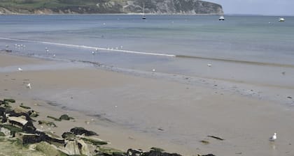 Water's Edge - Sea Front Self Catering Apartment in the Heart of Swanage