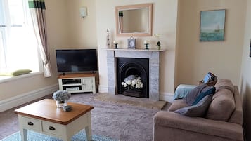 Smart TV, DVD player, stereo