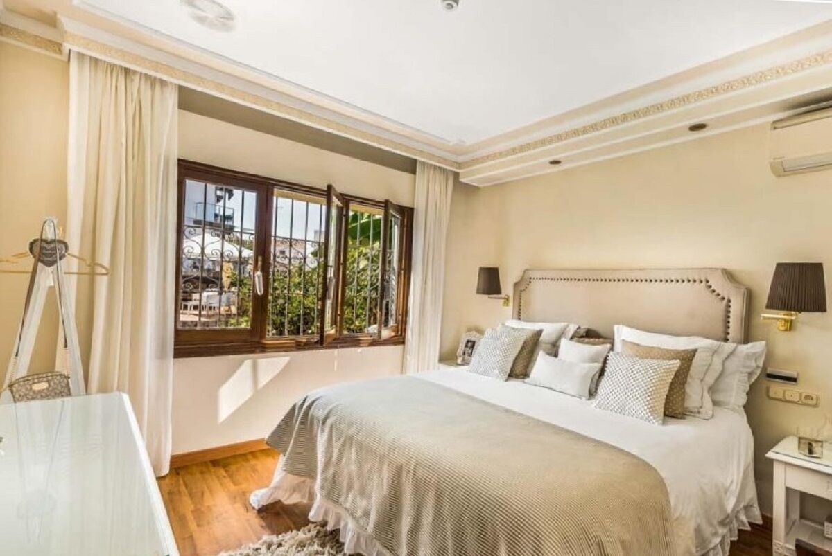 3 slaapkamers, een kluis op de kamer, een strijkplank/strijkijzer