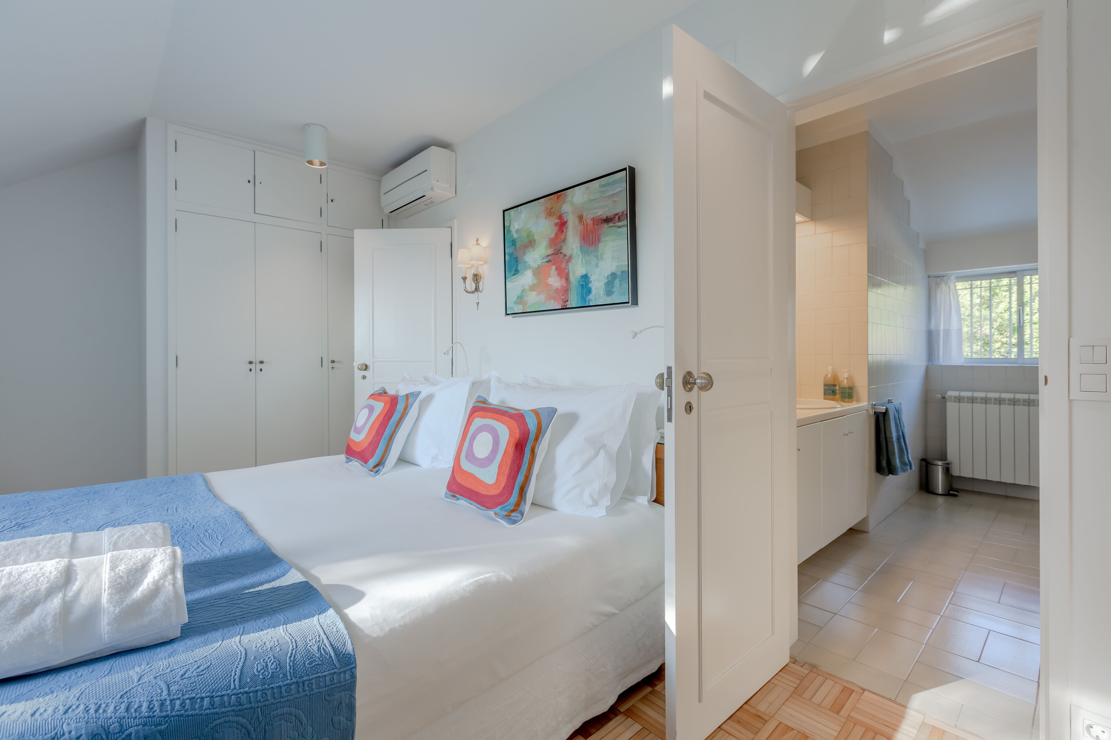 4 Schlafzimmer, Bügeleisen/Bügelbrett, kostenloses WLAN, Bettwäsche