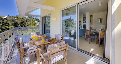 Estoril maison avec piscine à 700 m de la plage zone principale rénovation récente