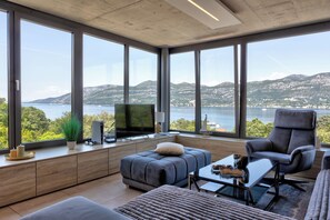 Smart-TV, Kamin, DVD-Player