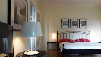 1 Schlafzimmer, BĂŒgeleisen/BĂŒgelbrett, WLAN, BettwĂ€sche