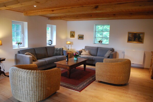 Smart TV, DVD player, books, music library