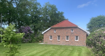 Modernisierte Bauernhaus in der Nähe von Oldenburg mit einem schönen Garten auf dem Lande