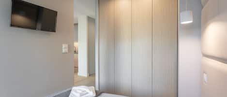 1 chambre, fer et planche à repasser, Wi-Fi gratuit, draps fournis