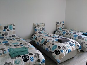 2 bedrooms, iron/ironing board, WiFi, bed sheets