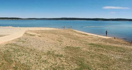 LAKE ACCESS & GREAT VIEWS! MINUTES TO THE WHITE RIVER!! 3 BR/2BA, 1500 sq. ft.