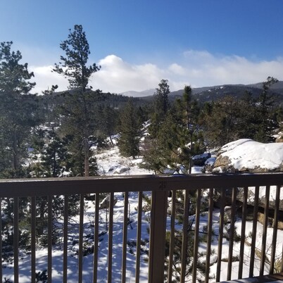 Secluded 2 story mtn hm, views. 3 BR/2 BA