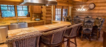 Sticks & Stones Lodge | Luxe Mountain Cabin | Private Deck & Hot Tub | Near Slopes