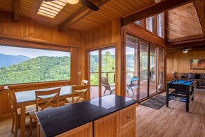 Game room - Beautiful 4 bedroom chalet with million dollar views (Gatlinburg)