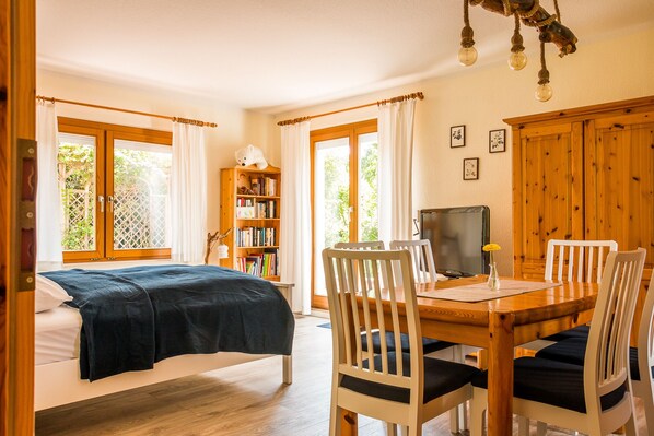 3 habitaciones, tabla de planchar con plancha y wifi gratis 