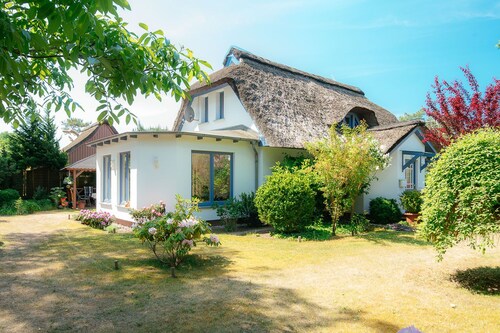 Ferienhaus Ankerherz - The house by the sea, 50 m to the beach and 800 square meter garden 