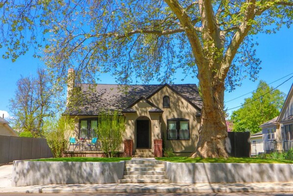 Exterior - Park Place · Park Place - Across from Pioneer Park (Walla Walla)