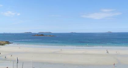 APARTMENT FEET IN THE WATER SEA 15 METERS WIFI PANORAMIC VIEW