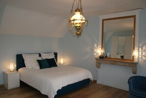 5 chambres, fer et planche à repasser, Wi-Fi gratuit, draps fournis