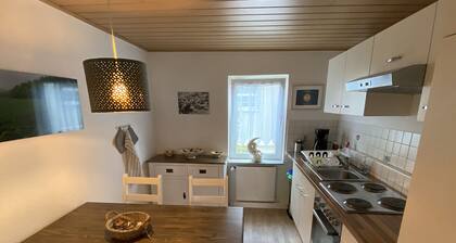 Ruhige, naturnahe 34qm-Wohnung in Fachwerkhaus, Kassel-Harleshausen 2 PERSONEN