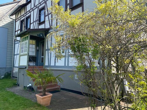 Ruhige, naturnahe 34qm-Wohnung in Fachwerkhaus, Kassel-Harleshausen 2 PERSONEN