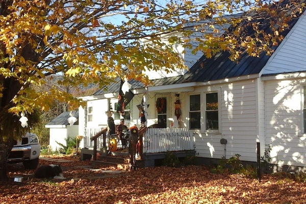 Country Cottage Retreat 5193 Limestone Hill Road, Waiteville West Virginia