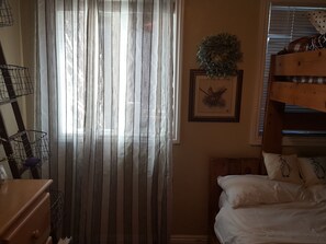 5 bedrooms, free WiFi, bed sheets, wheelchair access - PETFRIENDLY 5 BEDROOM/5 BATH RETREAT IN THE HEART OF ARROWHEAD /LAKE RIGHTS (Lake Arrowhead)