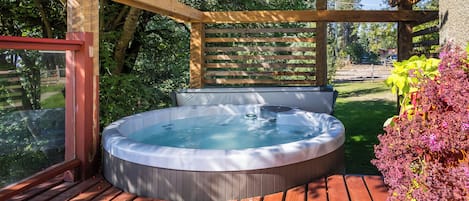 مغطس سبا خارجي