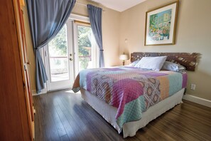 4 bedrooms, iron/ironing board, travel crib, free WiFi