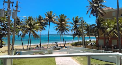 PARC D'ENFANTS DE BEACH FRONT Ă LA PLAGE DE LUQUILLO L'UN DES MEILLEURS DE L'ĂLE.