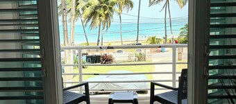 PARC D'ENFANTS DE BEACH FRONT À LA PLAGE DE LUQUILLO L'UN DES MEILLEURS DE L'ÎLE.