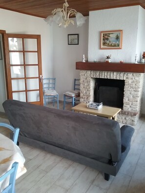 Fernseher, Kamin