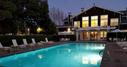 Waterfront Retreat in Bay Area, near San Francisco