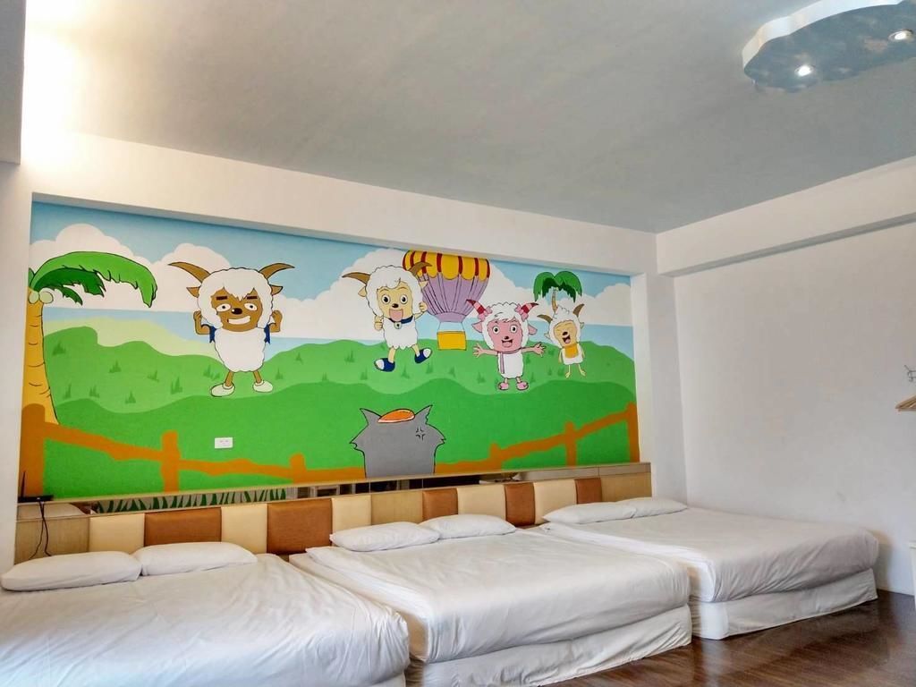 Habitación familiar (Blue) | Escritorio, cortinas opacas, wifi gratis y ropa de cama