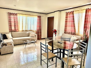 City Apartment, 2 Bedrooms | Living area