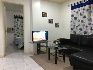 都會公寓, 2 間臥室 | 客廳 | 平面電視