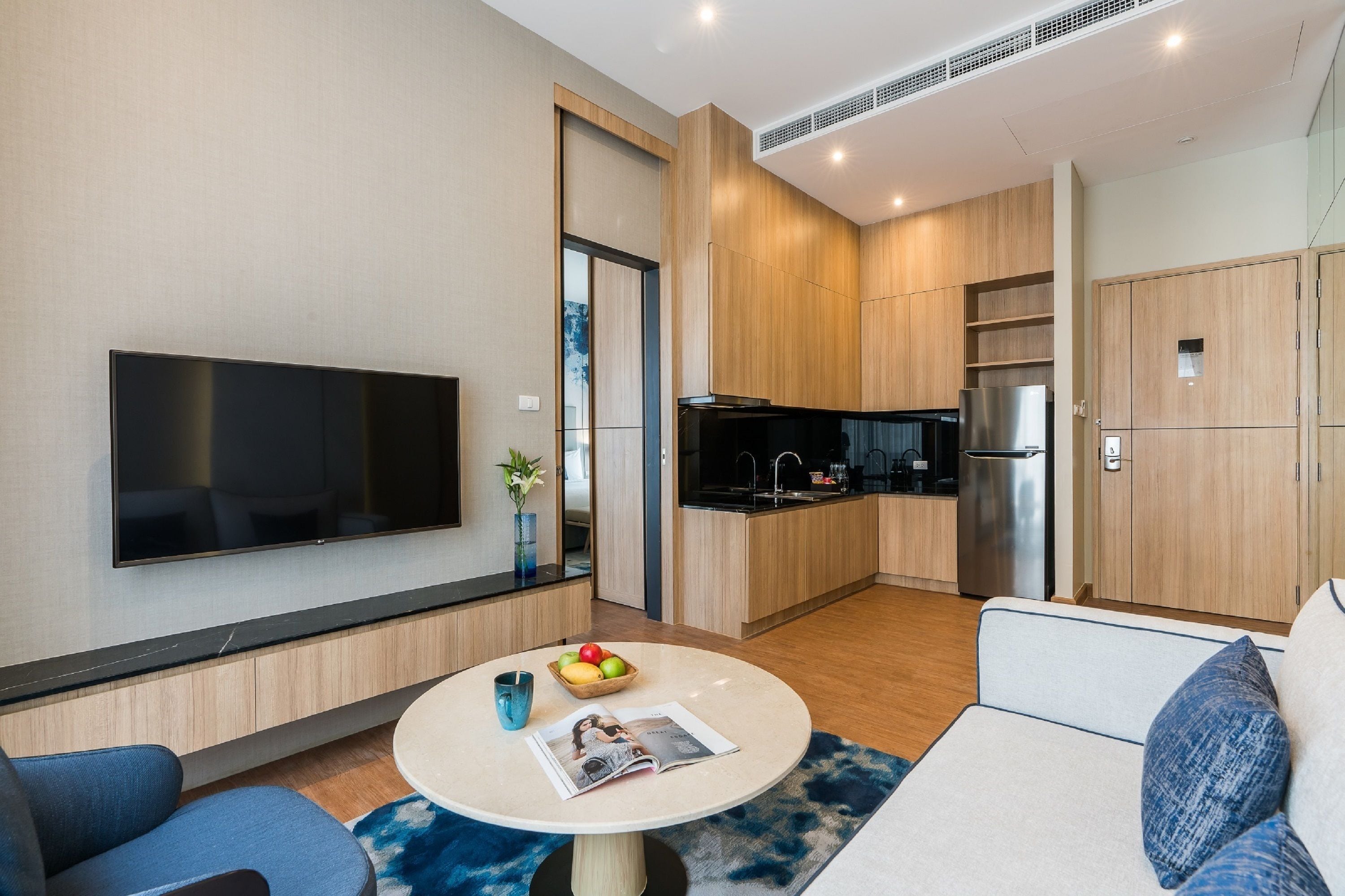 premier grand suite | living area | smart tv