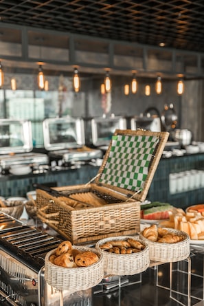 Tägliches Frühstücksbuffet gegen Gebühr