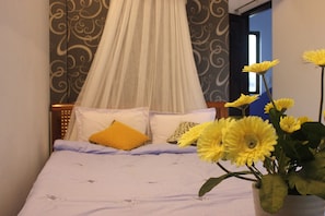 Standard Double Room | In-room safe, desk, soundproofing, free WiFi - Dalat Sky Hostel (Da Lat)