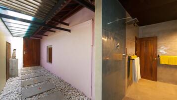 Standard Double or Twin Room, Garden View | Premium bedding, minibar, in-room safe, desk